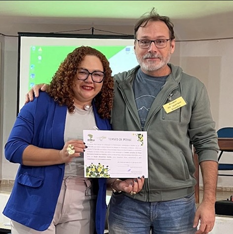 Pesquisadores trabalhando com pequenos mamíferos